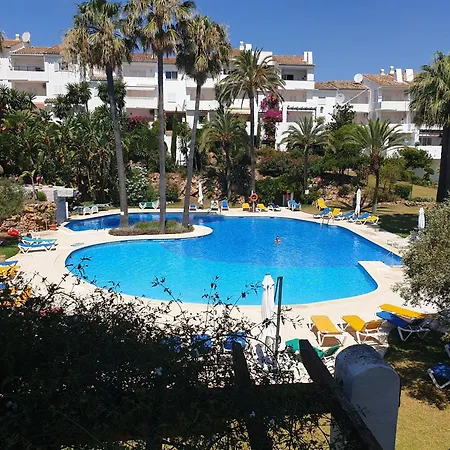 Apartmentsleeps4-pool-bbq-garden-ac * Manilva